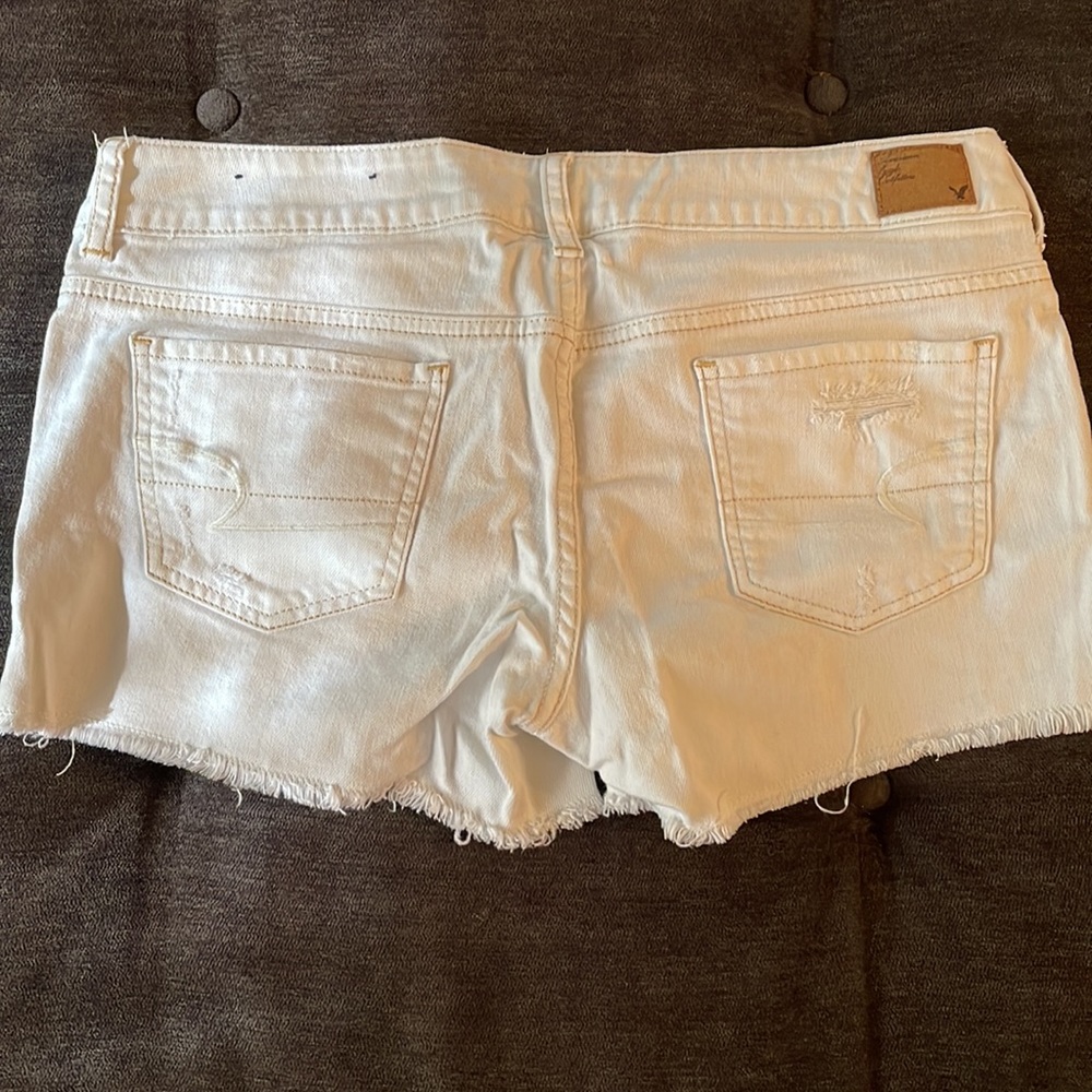 American Eagle Outfitters White Distressed Denim Shorts - Picture 4 of 5